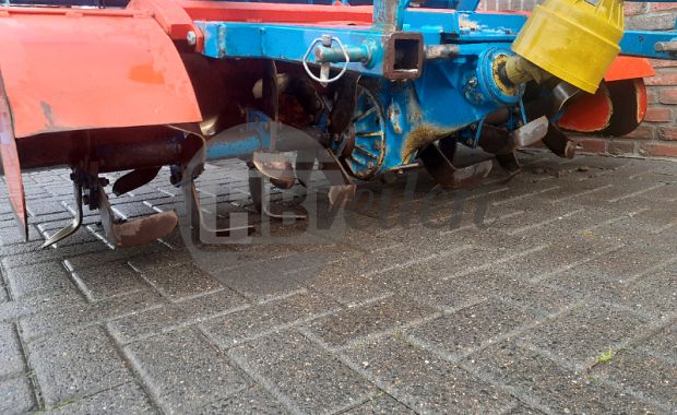 Sleuvenfrees / Plantmachine