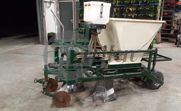 Ondergras planter / Pluktuin plantmachine