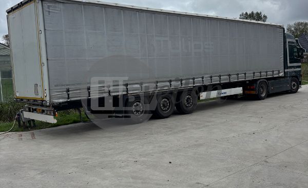 Trailer