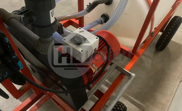 Motorvatspuit / Spuitwagen