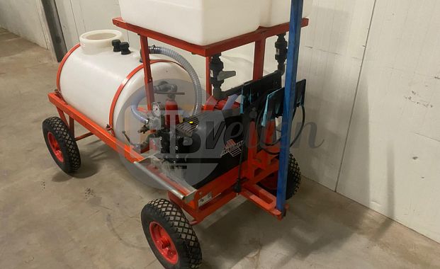 Motorvatspuit / Spuitwagen