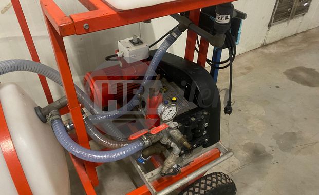 Motorvatspuit / Spuitwagen