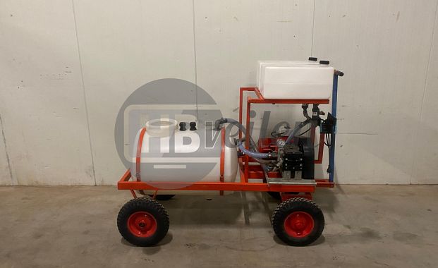 Motorvatspuit / Spuitwagen