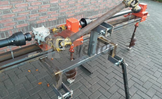 Plantgatenboormachine