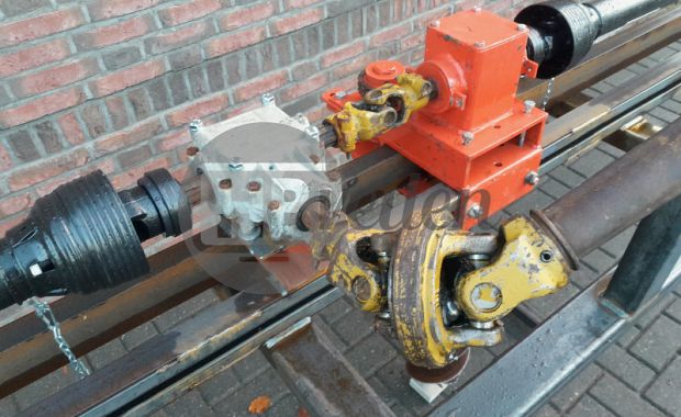 Plantgatenboormachine