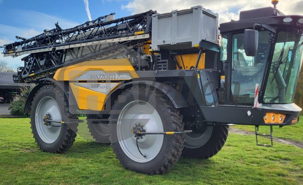  Spuitmachine / Zelfrijdende spuit