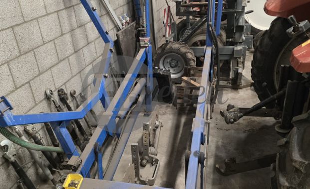 Plantdak met voorlader