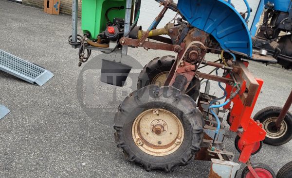 Zelfrijdende kappenspuit