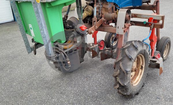 Zelfrijdende kappenspuit