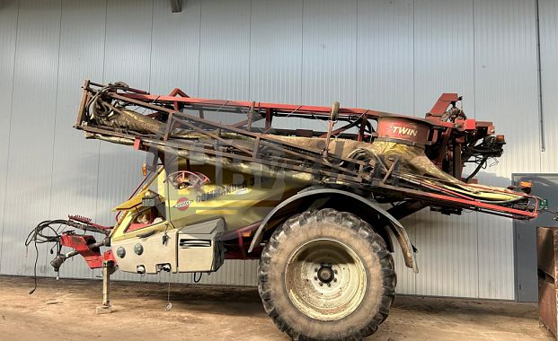 Veldspuit (getrokken)