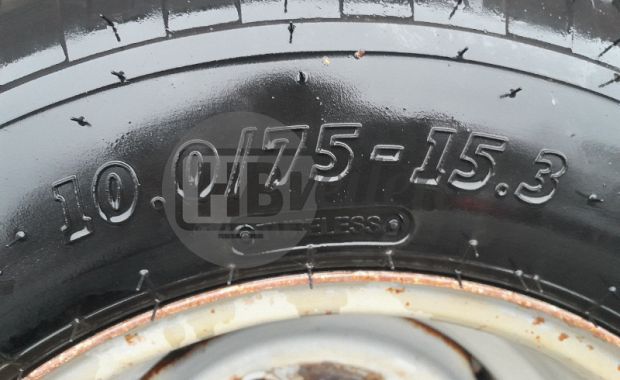 Landbouwbanden op velgen