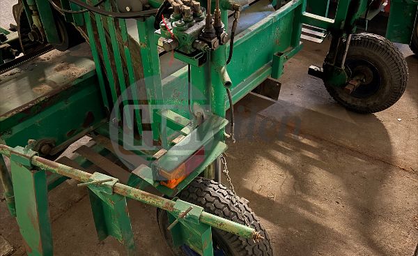 Overschietmachine met diverse sets