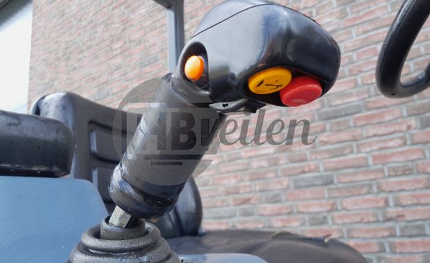 Terreinheftruck
