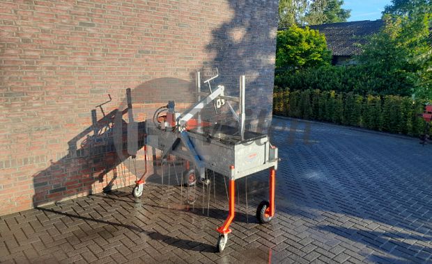 Wiedeg met hefinrichting