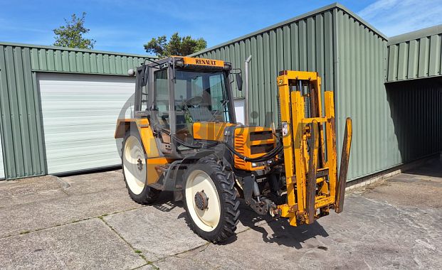 Tractor met hefmast