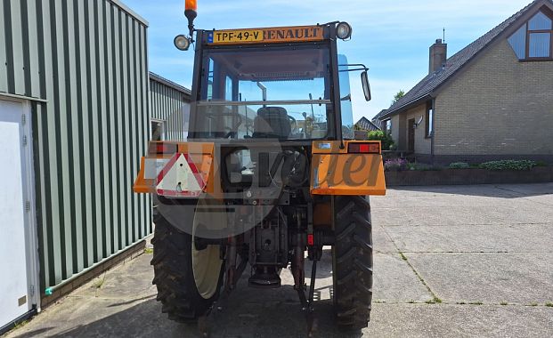 Tractor met hefmast
