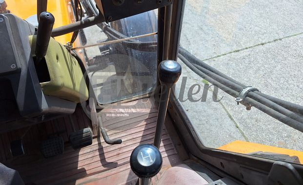 Tractor met hefmast
