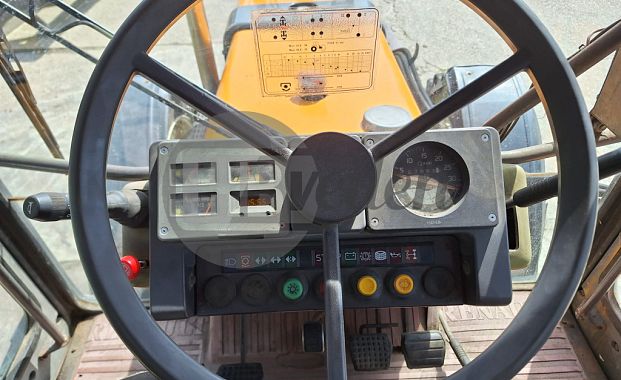 Tractor met hefmast