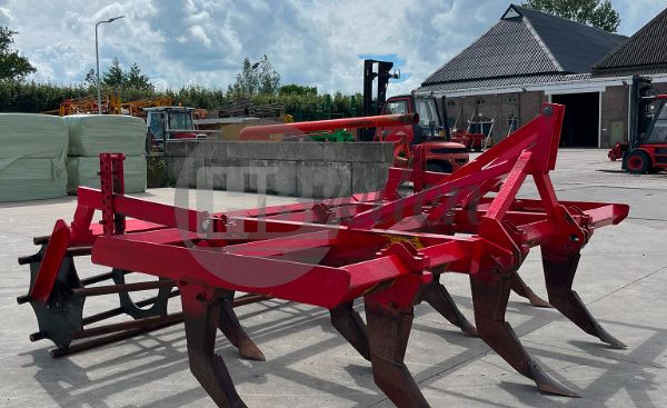 Cultivator 
