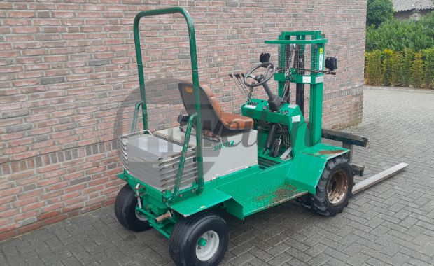 Terreinheftruck