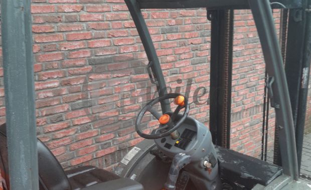 Terreinheftruck