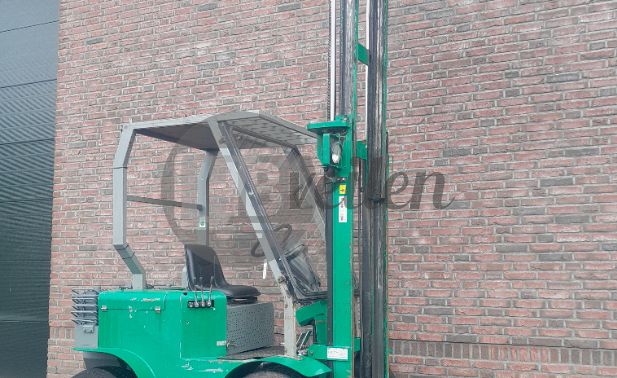 Veldheftruck / Terreintruck