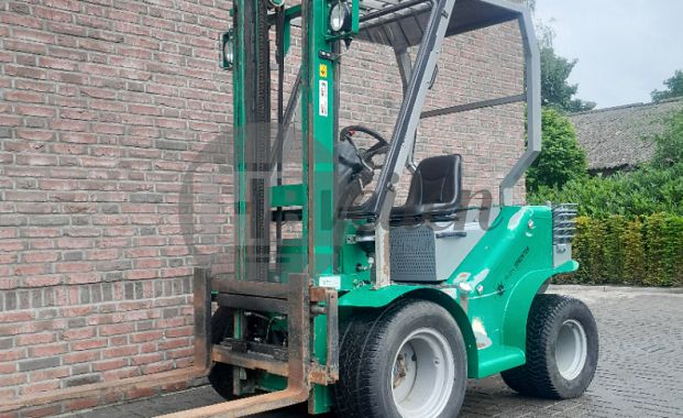 Veldheftruck / Terreintruck