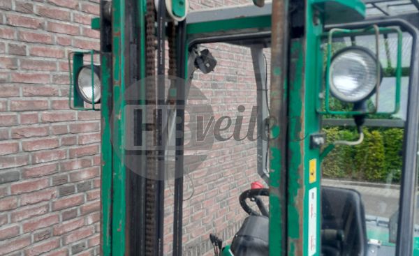 Veldheftruck / Terreintruck