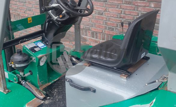 Veldheftruck / Terreintruck