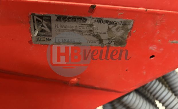 Kopeg met zaaimachine