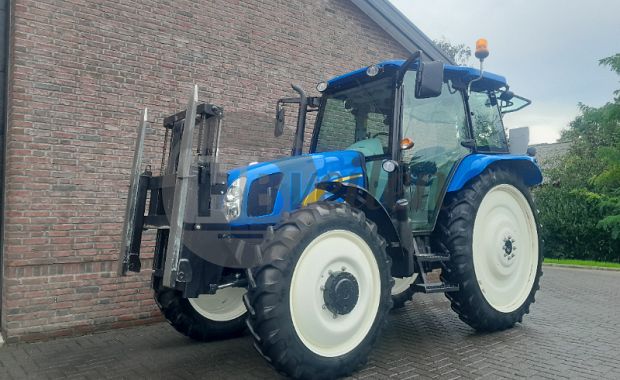 Tractor met hefmast