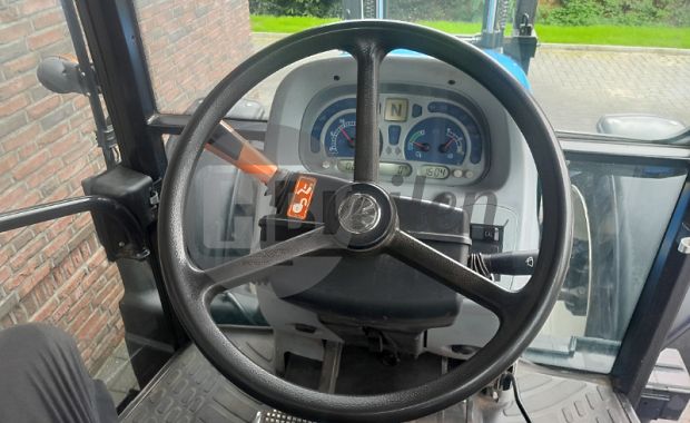 Tractor met hefmast