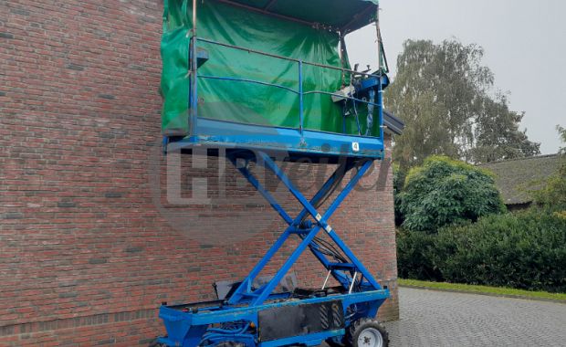Hoogwerker met dieselmotor