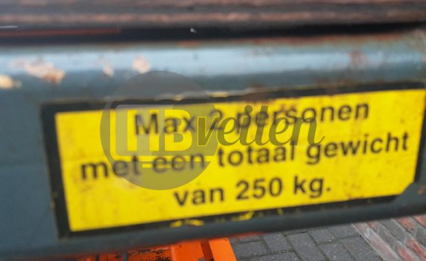 Hoogwerker met dieselmotor